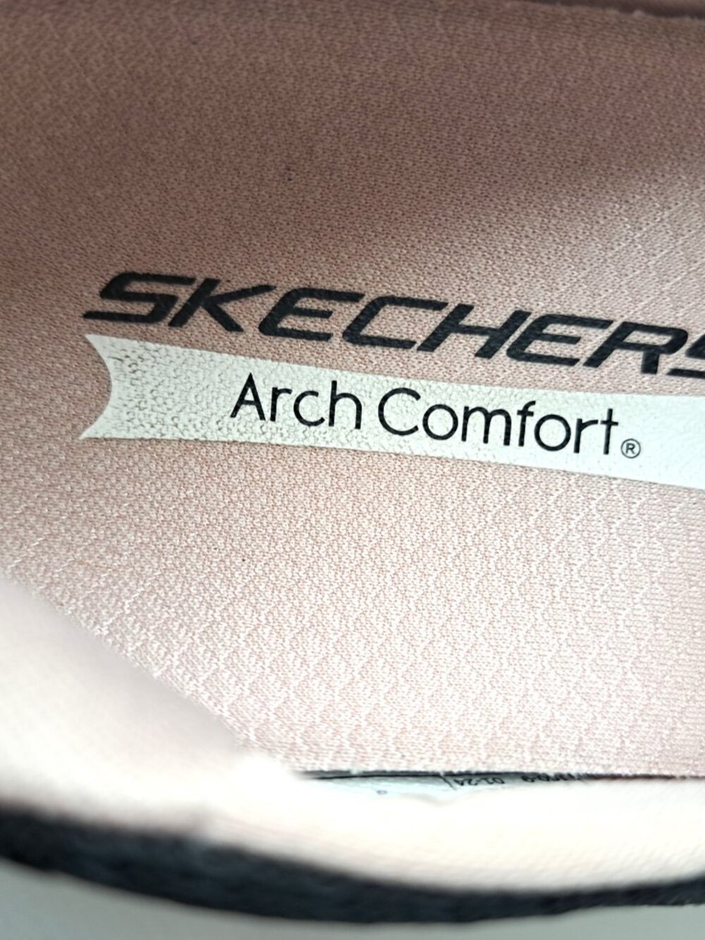 Skechers womens arch comfort slip-on athletic shoe - Size 7 - Picture 12 of 14